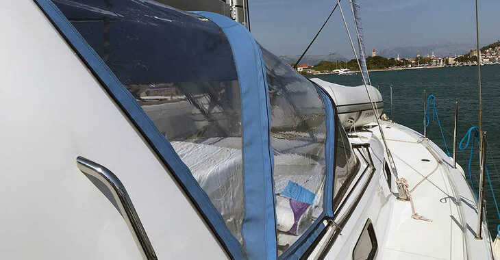 Rent a sailboat in Marina Baotić - Sun Loft 47 - 6 + 1 cab.