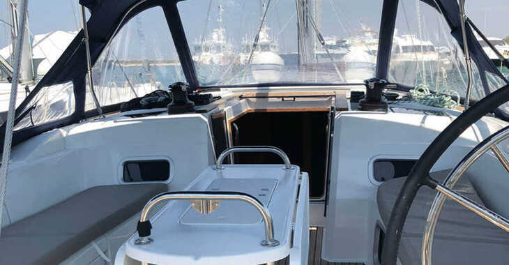 Rent a sailboat in Agios Kosmas Marina - Sun Odyssey 479 - 4 cab.