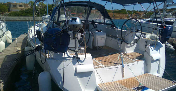 Chartern Sie segelboot in Agios Kosmas Marina - Sun Odyssey 519 - 4 + 1 cab.