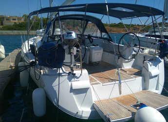 Rent a sailboat in Agios Kosmas Marina - Sun Odyssey 519 - 4 + 1 cab.