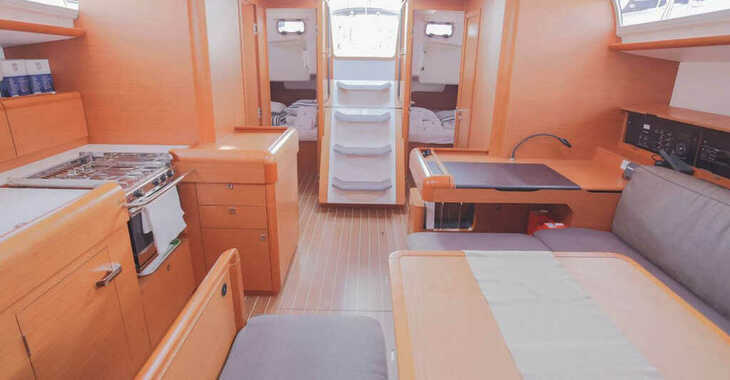 Chartern Sie segelboot in ACI Marina Dubrovnik - Sun Odyssey 519 - 5 cab.