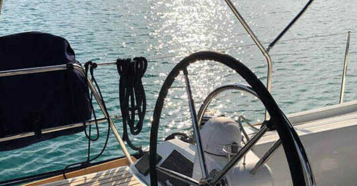 Chartern Sie segelboot in Agios Kosmas Marina - Sun Odyssey 519 - 5 cab.