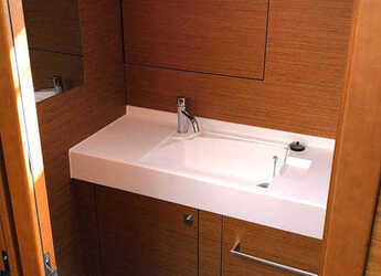 Chartern Sie segelboot in Agios Kosmas Marina - Sun Odyssey 519 - 5 cab.