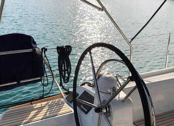 Chartern Sie segelboot in Agios Kosmas Marina - Sun Odyssey 519 - 5 cab.