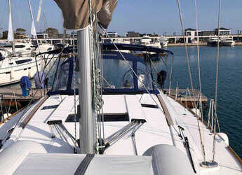 Chartern Sie segelboot in Agios Kosmas Marina - Sun Odyssey 519 - 5 cab.