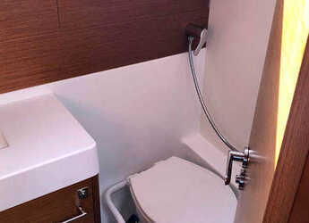 Chartern Sie segelboot in Agios Kosmas Marina - Sun Odyssey 519 - 5 cab.