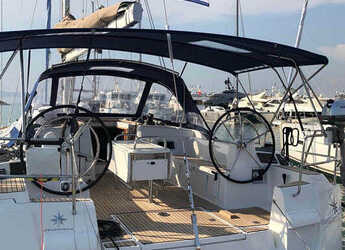 Chartern Sie segelboot in Agios Kosmas Marina - Sun Odyssey 519 - 5 cab.