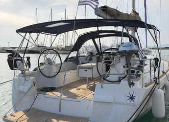 Rent a sailboat in Agios Kosmas Marina - Sun Odyssey 519 - 5 cab.