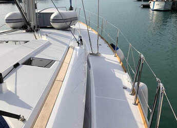 Chartern Sie segelboot in Agios Kosmas Marina - Sun Odyssey 519 - 5 cab.