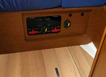 Chartern Sie segelboot in Agios Kosmas Marina - Sun Odyssey 519 - 5 cab.