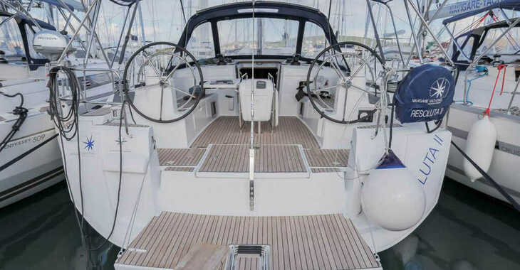 Rent a sailboat in Marina Baotić - Sun Odyssey 519 - 5 + 1 cab.