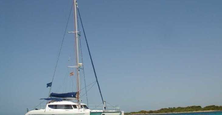 Rent a catamaran in Port Mahon - Lavezzi 40 Maestro