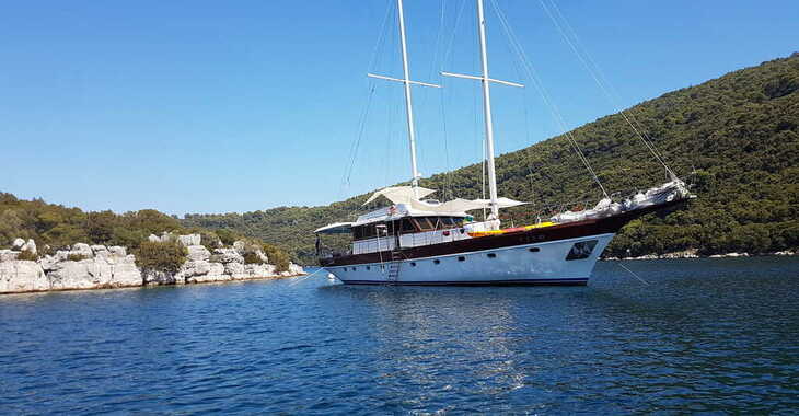 Rent a schooner in Split (ACI Marina) - Gulet Vito 