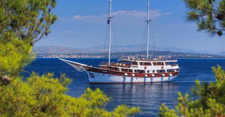 Rent a schooner in Marina Split (ACI Marina) - Gulet Cesarica