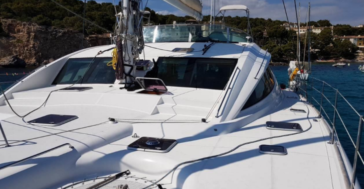 Alquilar catamarán en Muelle de la lonja - Privilege 615