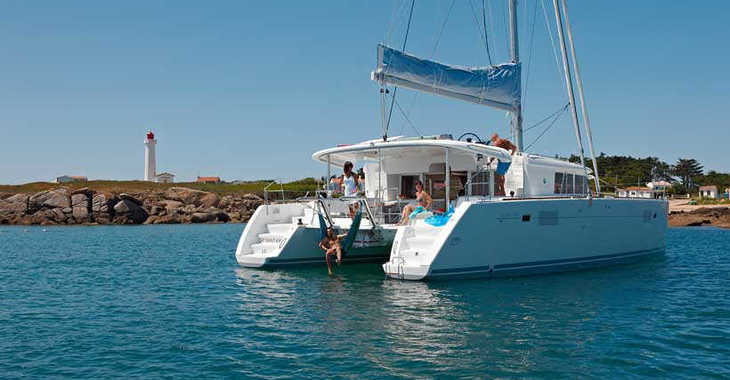Rent a catamaran in Road Reef Marina - Lagoon 450 F