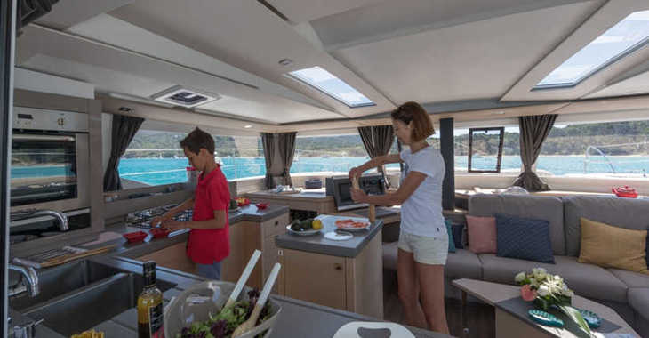 Rent a catamaran in Road Reef Marina - 2020 Saona 47 Maestro