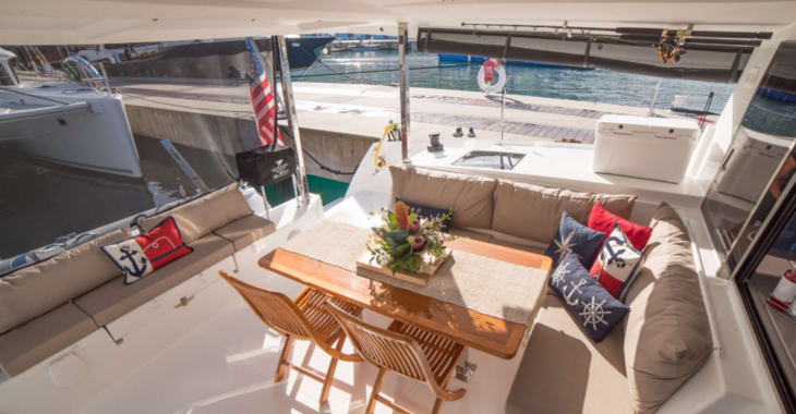 Rent a catamaran in American Yacht Harbor - Fountain Pajot 40