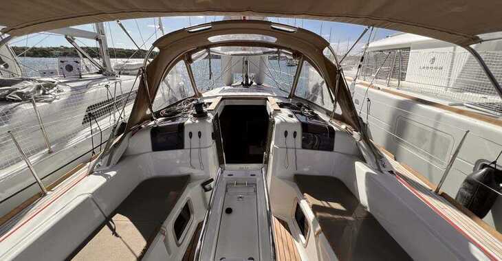 Rent a sailboat in Portocolom - Sun Odyssey 389