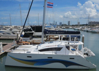 Rent a catamaran in Yacht Haven Marina - Island Spirit 38