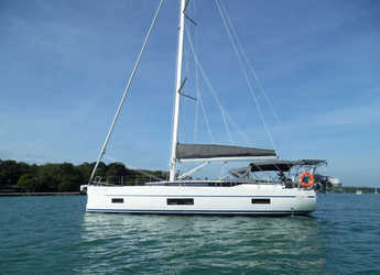 Rent a sailboat in Yacht Haven Marina - Bavaria 45