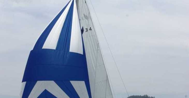 Rent a sailboat in Yacht Haven Marina - Bavaria 34 Cruiser