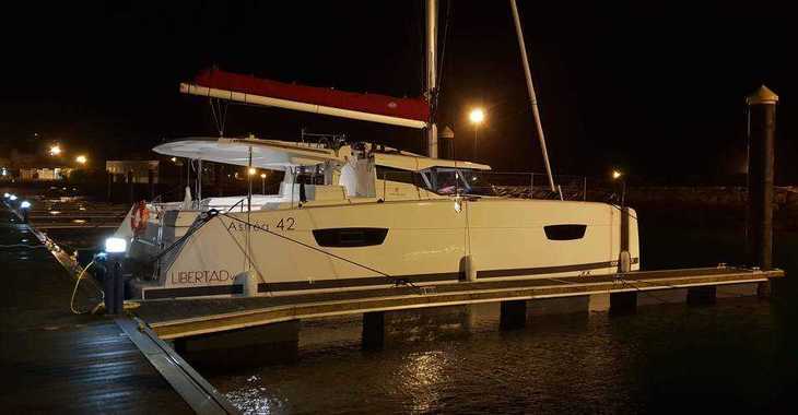 Louer catamaran à Port of Santa Cruz de Tenerife - Fountain Pajot Astrea 42
