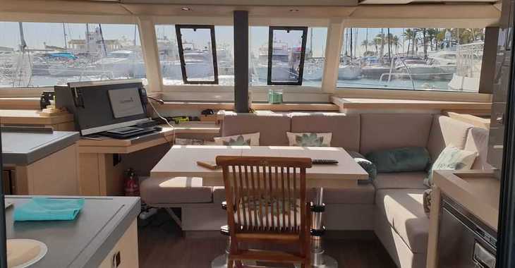 Rent a catamaran in Port of Santa Cruz de Tenerife - Fountain Pajot Astrea 42