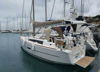 Rent a sailboat in Club Naútico de Sant Antoni de Pormany - Dufour 360 Grand Large