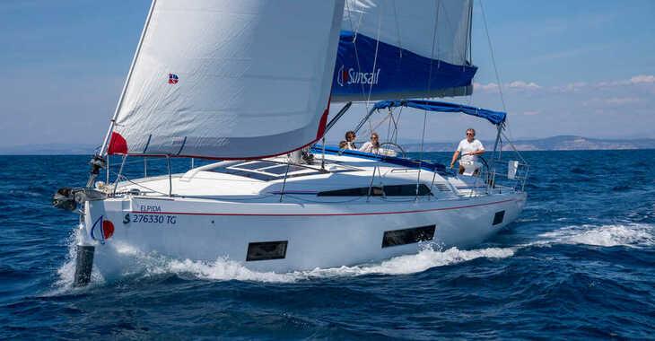 Rent a sailboat in Rodney Bay Marina - Sunsail 46 Mon (Classic)