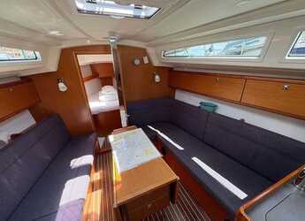 Rent a sailboat in Jezera ACI Marina - Bavaria Cruiser 34