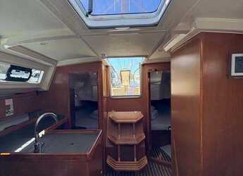 Rent a sailboat in Jezera ACI Marina - Bavaria Cruiser 34