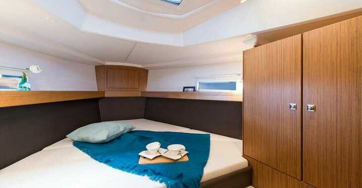 Rent a sailboat in Trogir ACI Marina - Bavaria Cruiser 37 Style