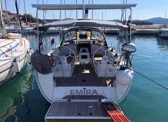 Rent a sailboat in ACI Jezera - Bavaria Cruiser 37 - 3 cab.