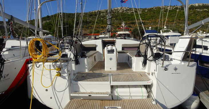 Rent a sailboat in Marina Kremik - Sun Odyssey 490