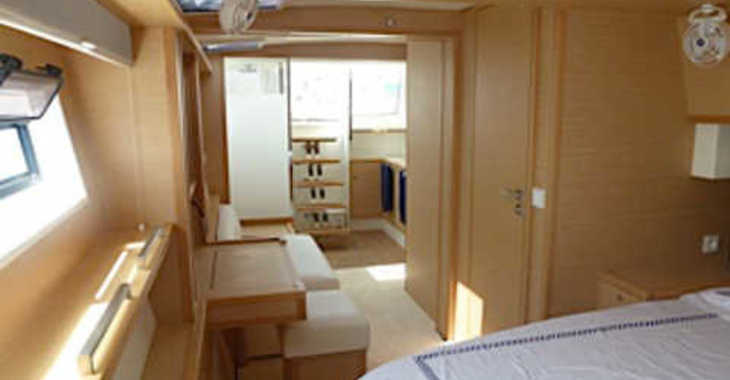 Rent a catamaran in Marina di Stabia - Lagoon 620