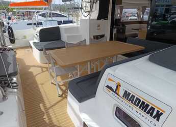 Alquilar catamarán en Porto Capo d'Orlando Marina - Lagoon 42