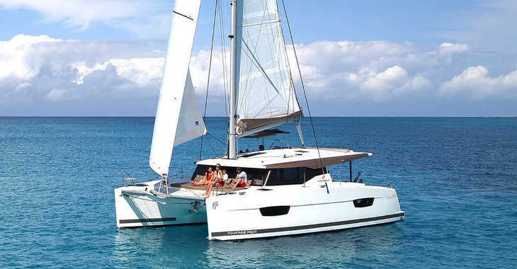 Rent a catamaran in Port Tino Rossi - Lucia 40