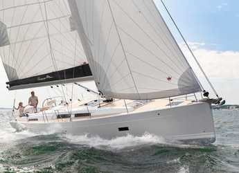 Rent a sailboat in Port Lavrion - Hanse 458