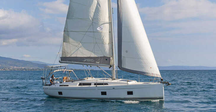 Rent a sailboat in Lavrion Marina - Hanse 418