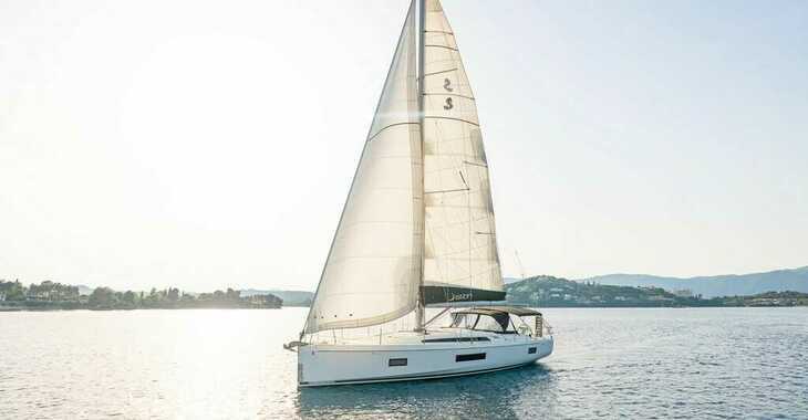 Rent a sailboat in Marina Gouvia - Oceanis 51.1 (5+1 cab) A/C & GEN