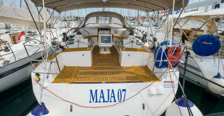Rent a sailboat in Marine Pirovac - Elan 514 Impression 