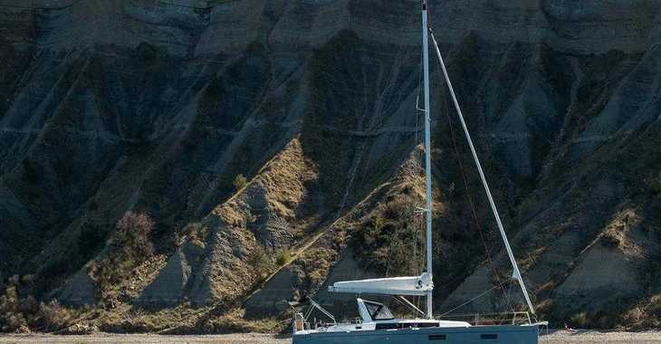 Rent a sailboat in Marina Kornati - Oceanis 38.1
