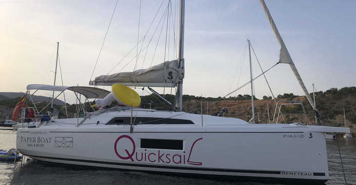 Rent a sailboat in Marina Real Juan Carlos I - Beneteau Oceanis 30.1
