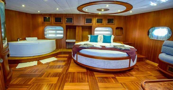 Rent a schooner in Bodrum Marina - Gulet Ugur (Luxury)