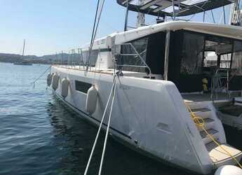 Chartern Sie katamaran in Cala dei Sardi - Lagoon 52F (5 cab)