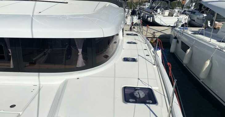 Rent a catamaran in Cala dei Sardi - Lagoon 42