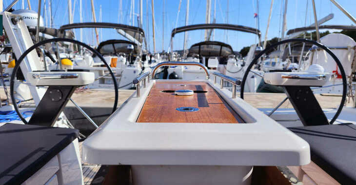 Rent a sailboat in Marina Frapa - Dufour 390 Grand Large