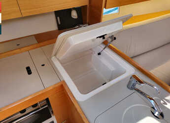 Rent a sailboat in Marina Frapa - Dufour 360 Grand Large