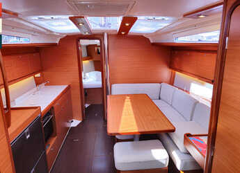 Chartern Sie segelboot in Marina Frapa - Dufour 390 Grand Large
